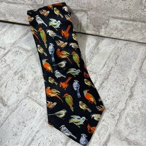 Museum Artifacts Birds of the Wild Style #1912 100%‎ Silk Tie